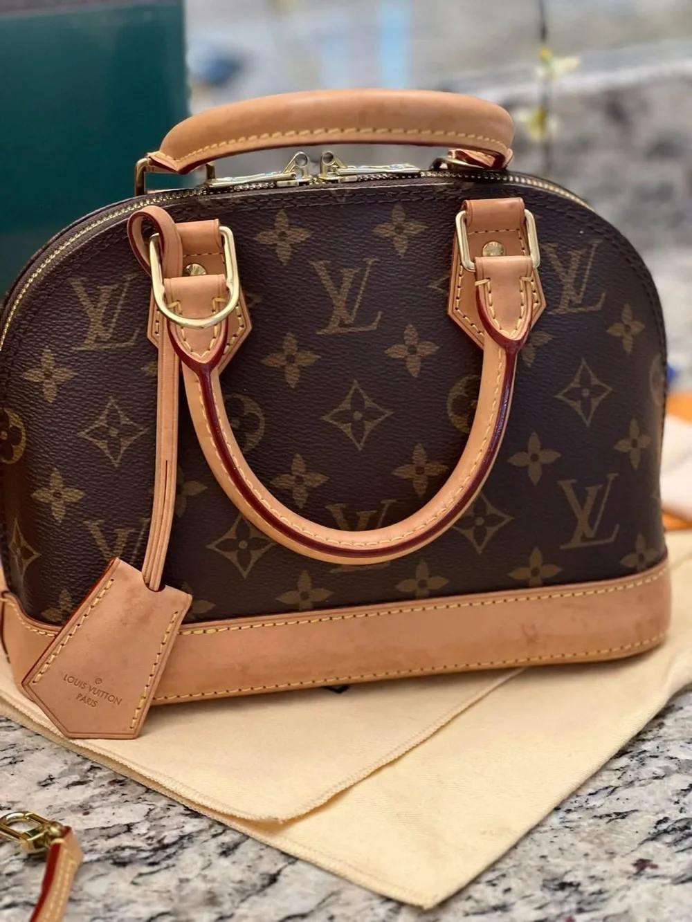 Authentic Alma BB. Comes with dustbag, box, strap, lock and key